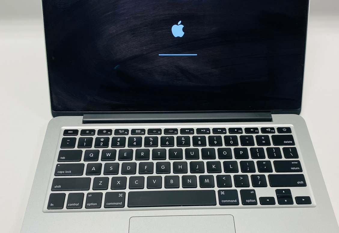 dallas-tx-apple-logo-does-not-pass-on-macbook-pro